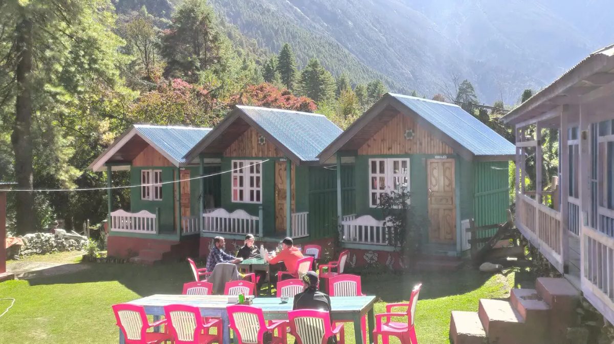 Lodges & Teahouses